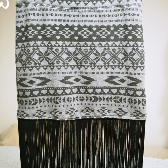 Skirt - Picture 1 of 2